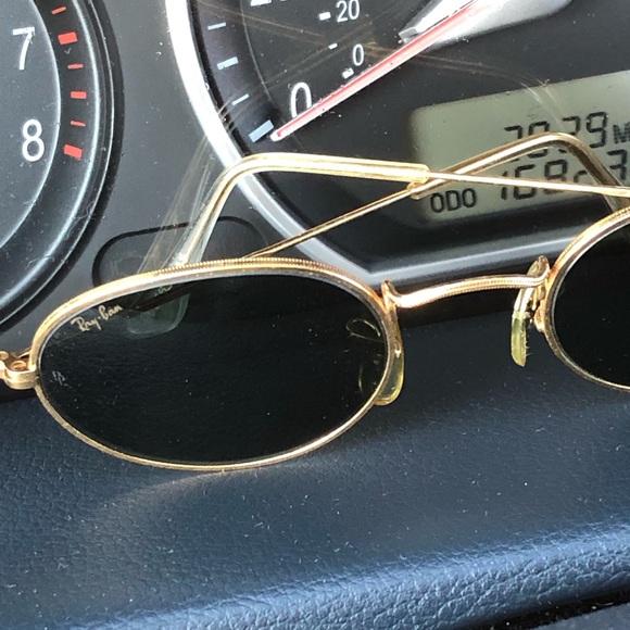 Vintage Bausch & Lomb Ray-Ban Gold Tone Oval Green Shade Sunglasses - Picture 8 of 15